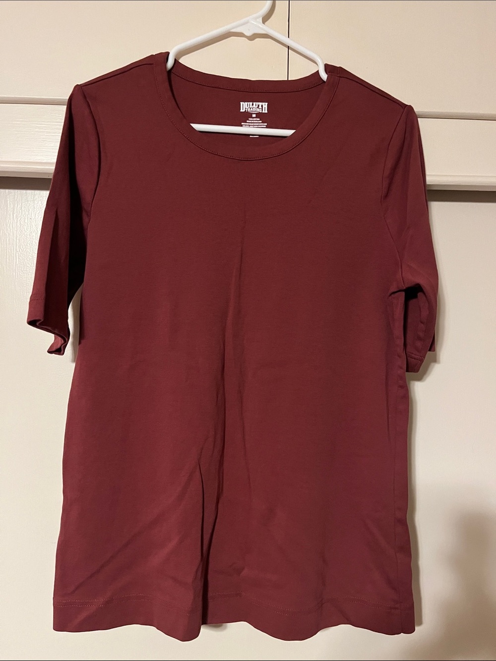 Duluth Trading Co Short Sleeve Crewneck Tee in Barn Red